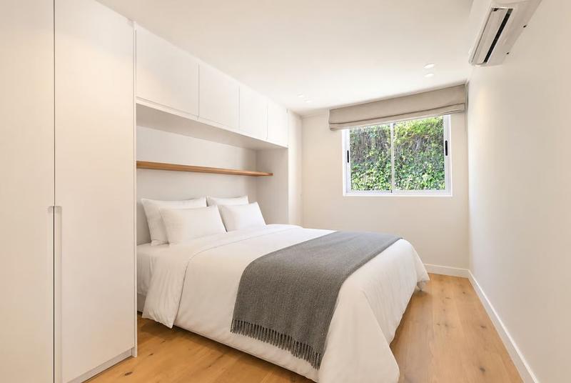 2 Bedroom Property for Sale in Sea Point Western Cape